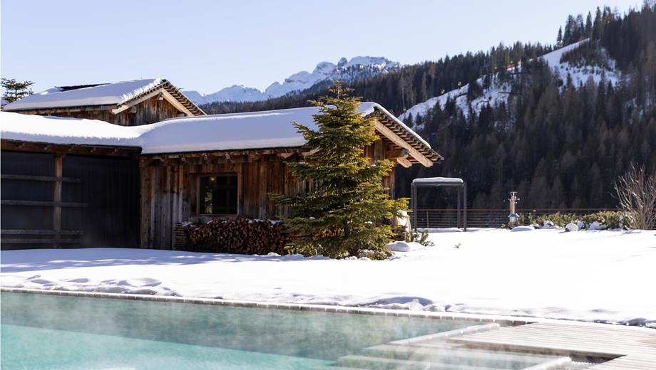 hotel-fanes-winter-pool-a4466