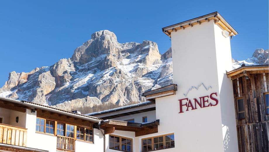 Hotel Fanes in the heart of the snow-covered Dolomites