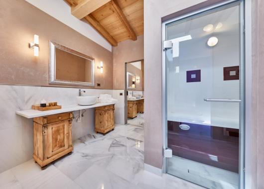 Bathroom- Suite Dolomites Mountain Spa