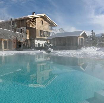 Chalet mit Sky Pool im Winter - Hotel Fanes