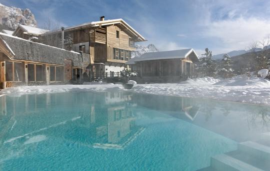Chalet con Sky Pool in inverno - Hotel Fanes