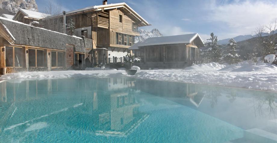 Chalet con Sky Pool in inverno - Hotel Fanes