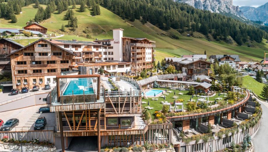 Hotel Fanes mit Sky Pool