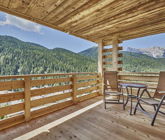 Terrace with panoramic view on the valley - Double Room Ladinia