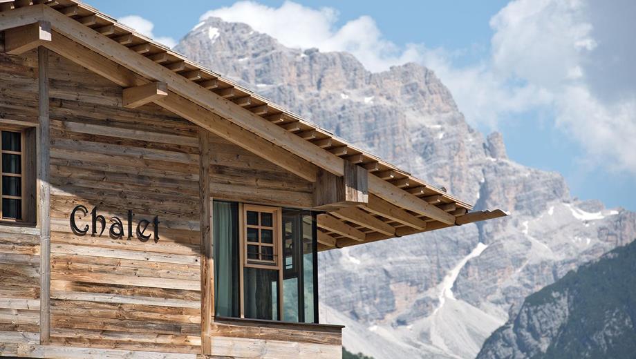 Chalet mit Blick auf die Dolomiten