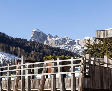 Blick auf die verschneiten Dolomiten