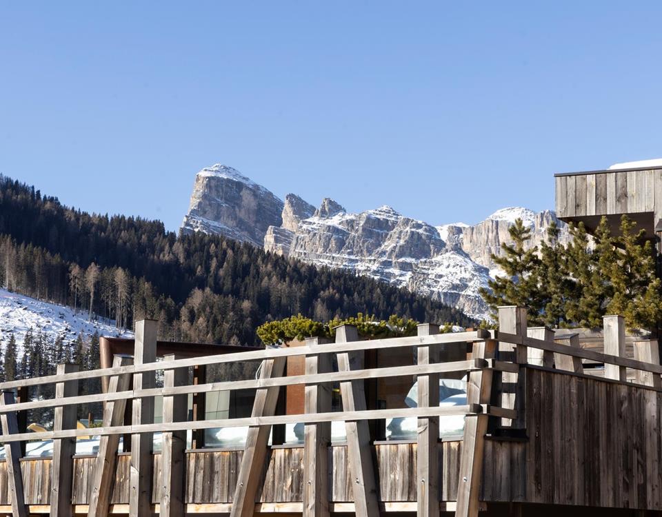 Blick auf die verschneiten Dolomiten