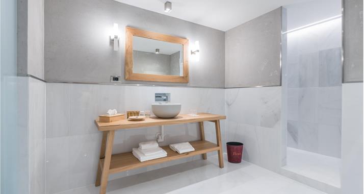 Badezimmer mit Dusche - Juniorsuite Superior