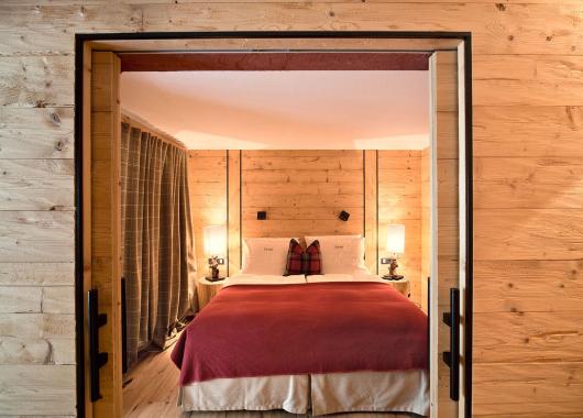 Double Bed - Chalet Gardensuite