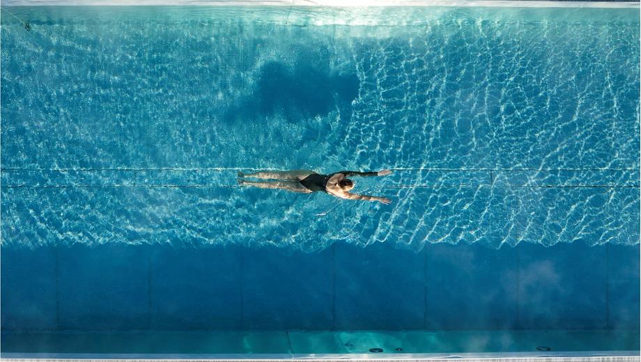 Swimming in the Sky Pool in Winter