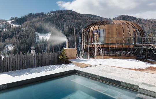 Sauna and Pool in Winter