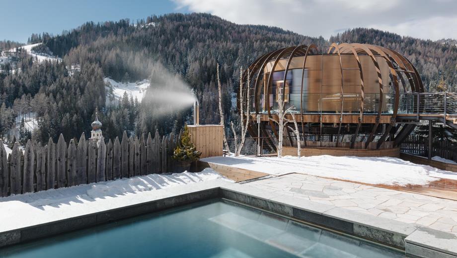 Sauna e piscina in inverno