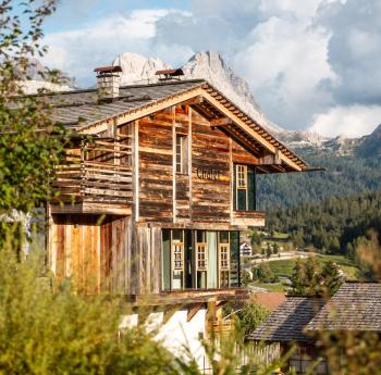 Chalet mit Blick aufs Tal