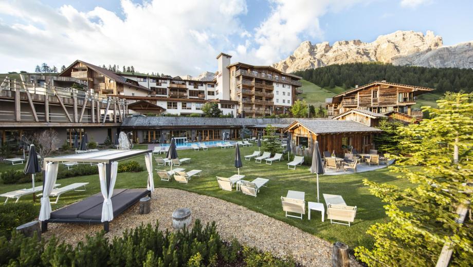 5-star hotel in the Dolomites - Fanes, Italy